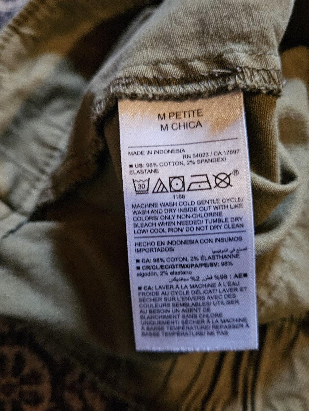 Old Navy Olive Green Cargo Crop Pants - Picture 7 of 7
